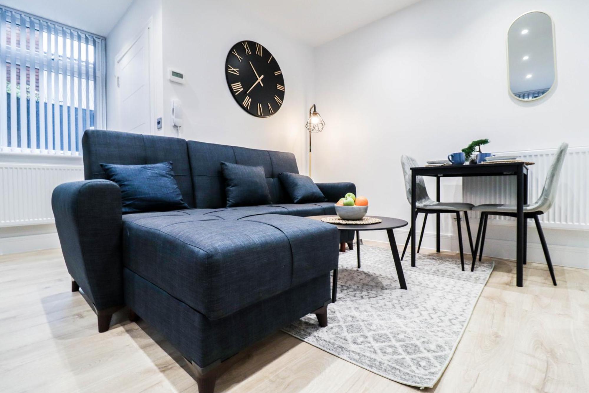 Modern 1-Bed Apartment In Buckinghamshire With Free Wifi, Parking & Garden High Wycombe Dış mekan fotoğraf