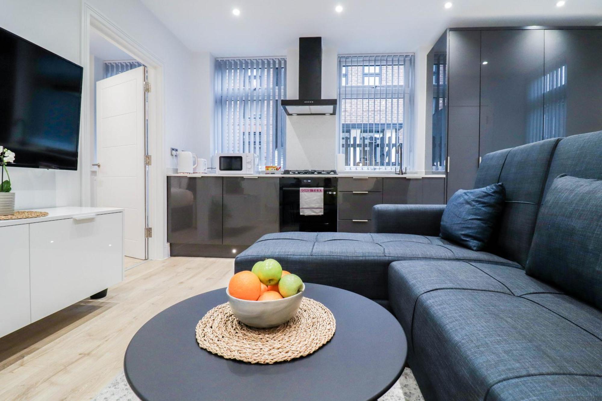 Modern 1-Bed Apartment In Buckinghamshire With Free Wifi, Parking & Garden High Wycombe Dış mekan fotoğraf