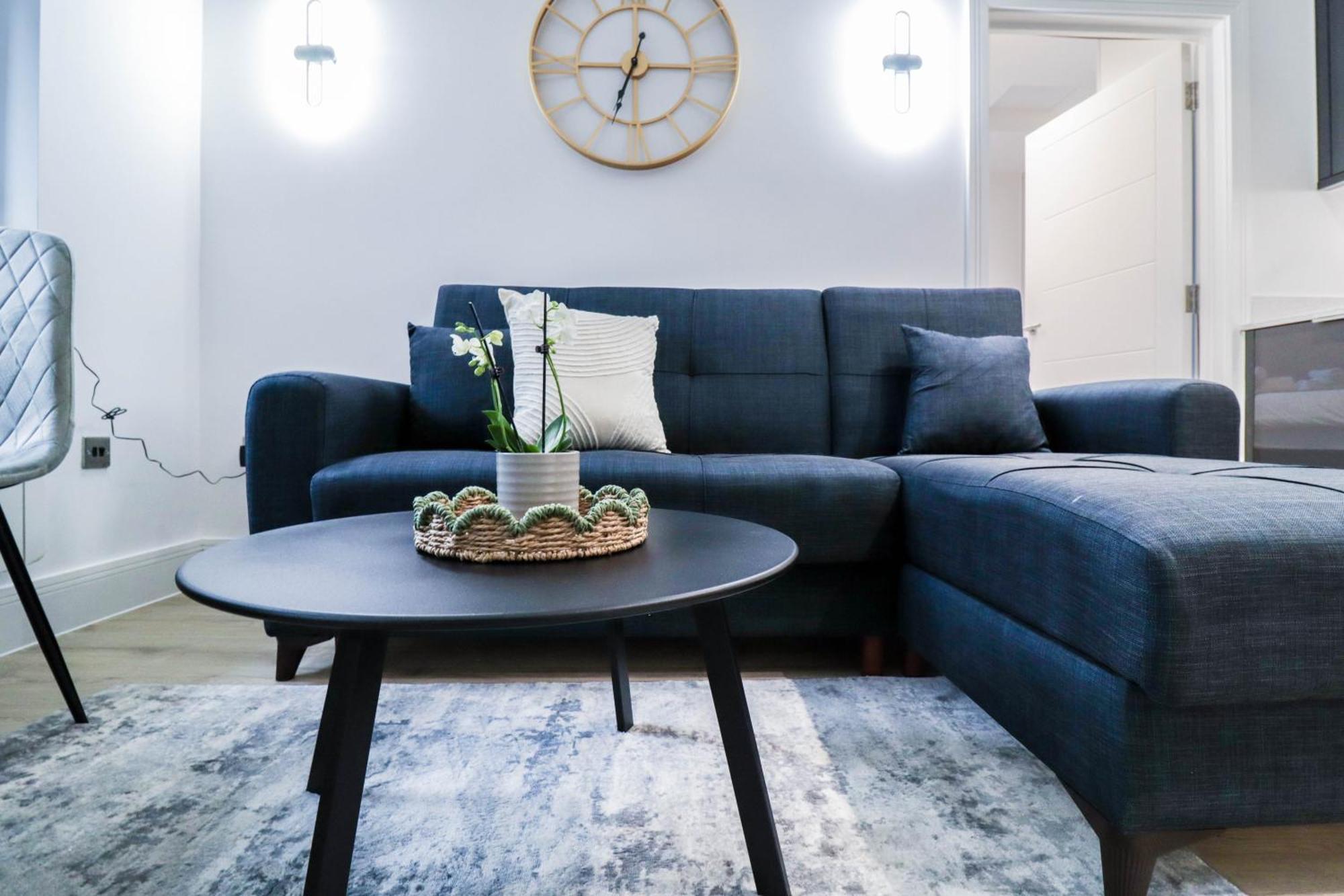 Modern 1-Bed Apartment In Buckinghamshire With Free Wifi, Parking & Garden High Wycombe Dış mekan fotoğraf