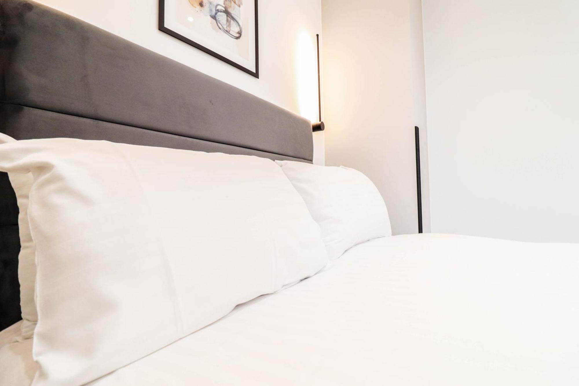 Modern 1-Bed Apartment In Buckinghamshire With Free Wifi, Parking & Garden High Wycombe Dış mekan fotoğraf