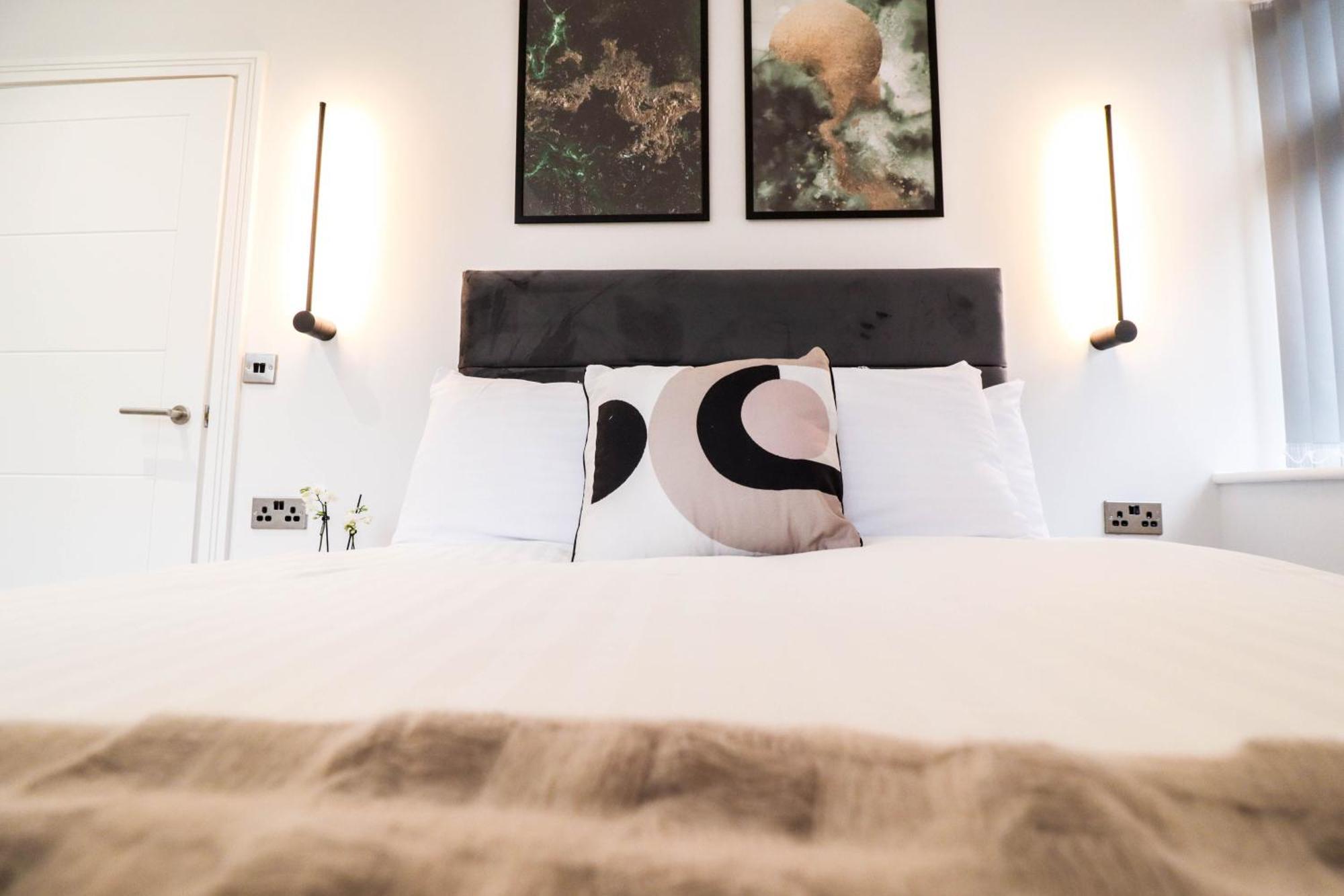 Modern 1-Bed Apartment In Buckinghamshire With Free Wifi, Parking & Garden High Wycombe Dış mekan fotoğraf