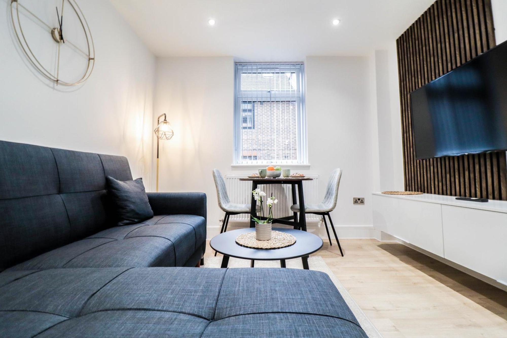 Modern 1-Bed Apartment In Buckinghamshire With Free Wifi, Parking & Garden High Wycombe Dış mekan fotoğraf