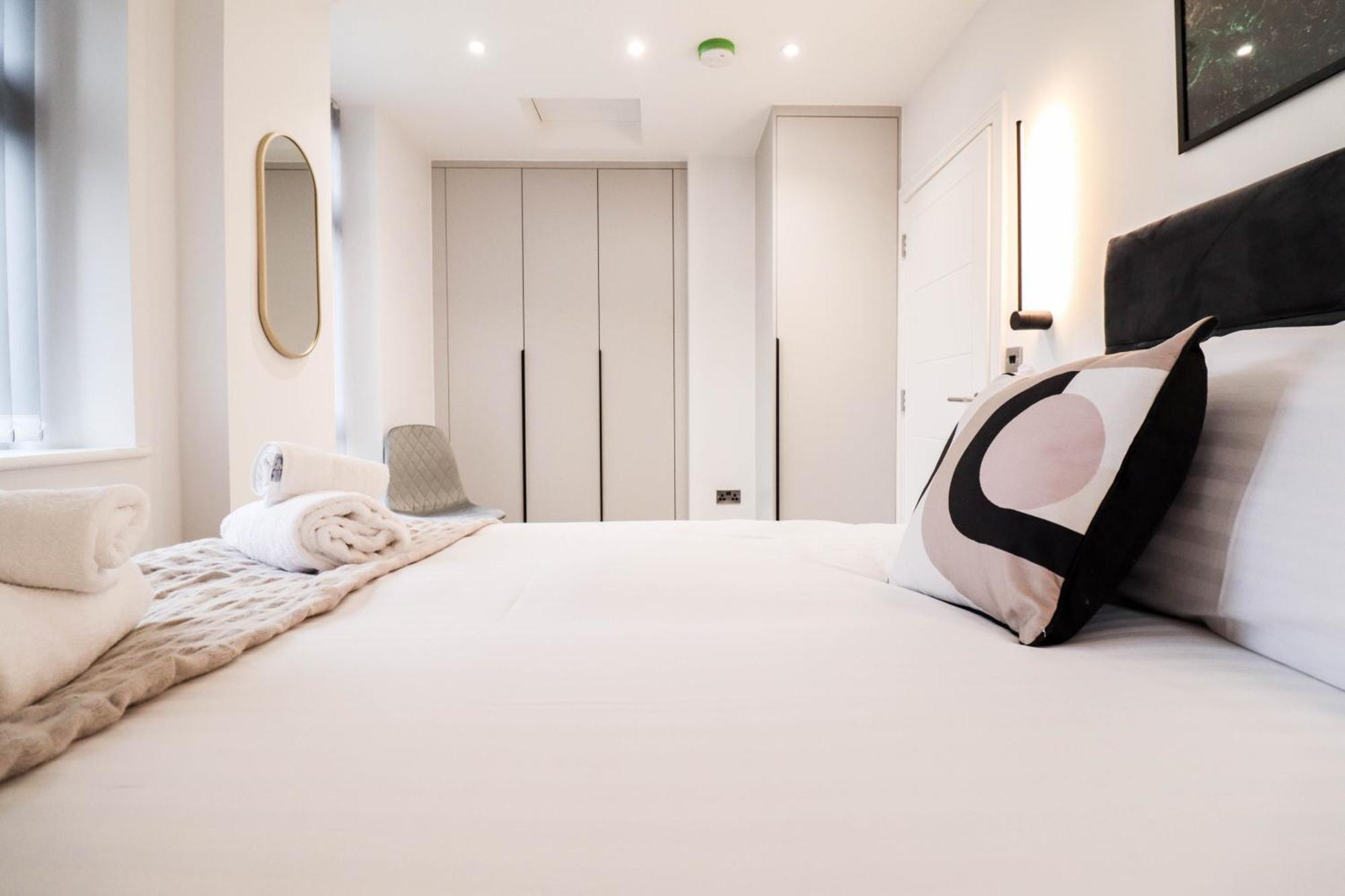 Modern 1-Bed Apartment In Buckinghamshire With Free Wifi, Parking & Garden High Wycombe Dış mekan fotoğraf