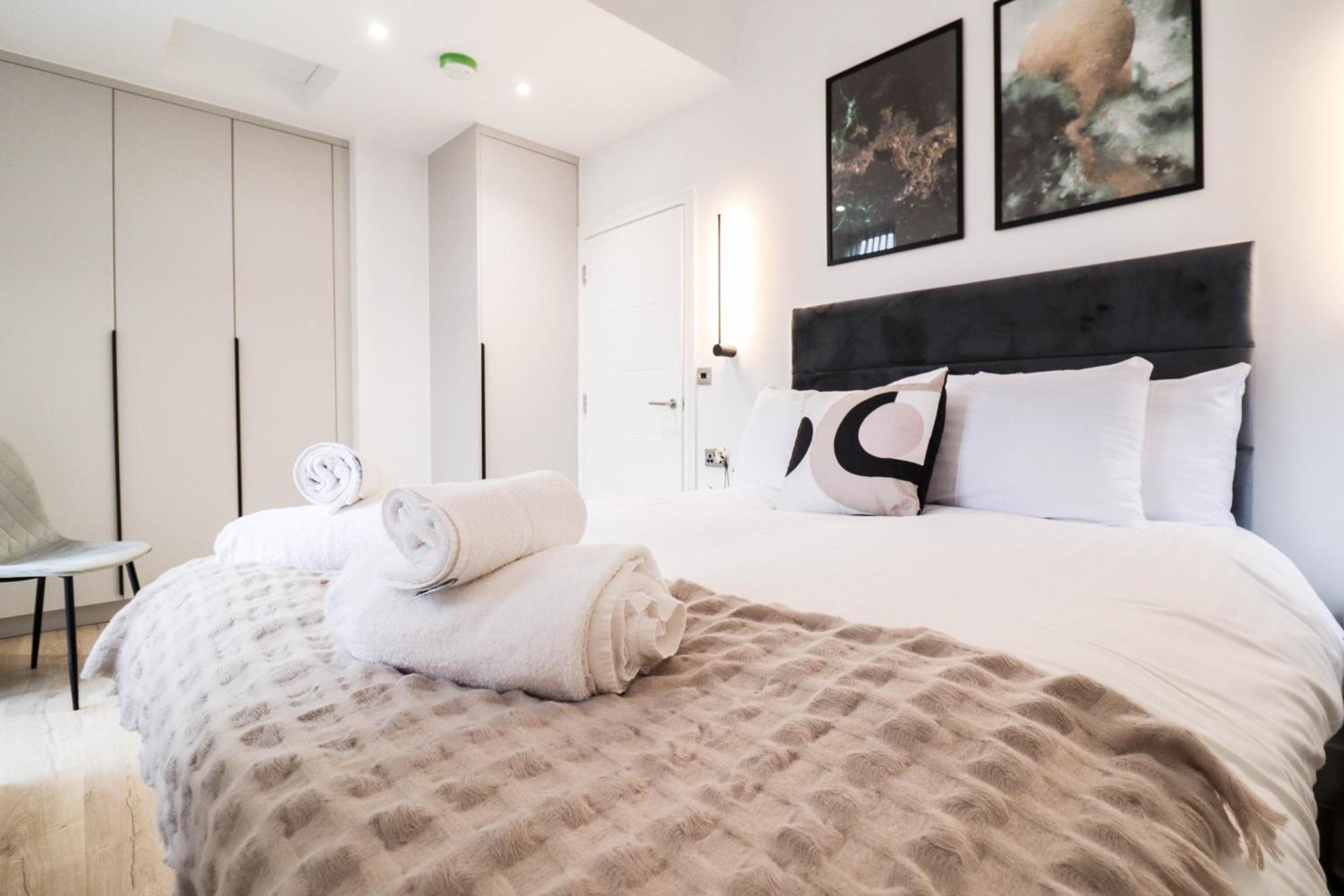 Modern 1-Bed Apartment In Buckinghamshire With Free Wifi, Parking & Garden High Wycombe Dış mekan fotoğraf