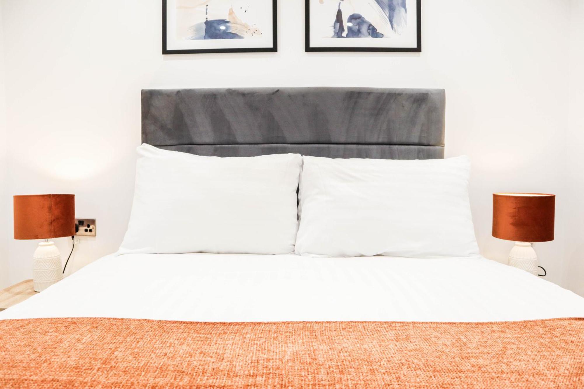Modern 1-Bed Apartment In Buckinghamshire With Free Wifi, Parking & Garden High Wycombe Dış mekan fotoğraf