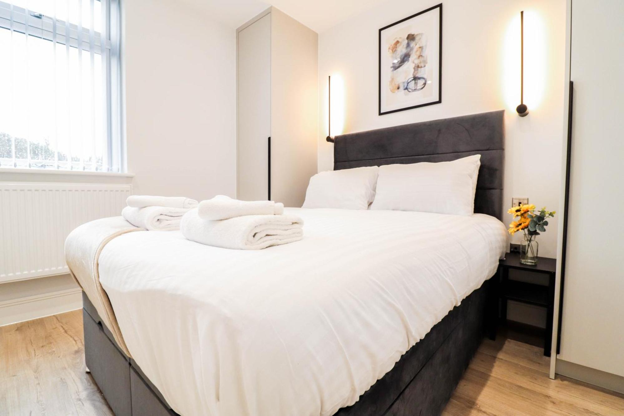 Modern 1-Bed Apartment In Buckinghamshire With Free Wifi, Parking & Garden High Wycombe Dış mekan fotoğraf