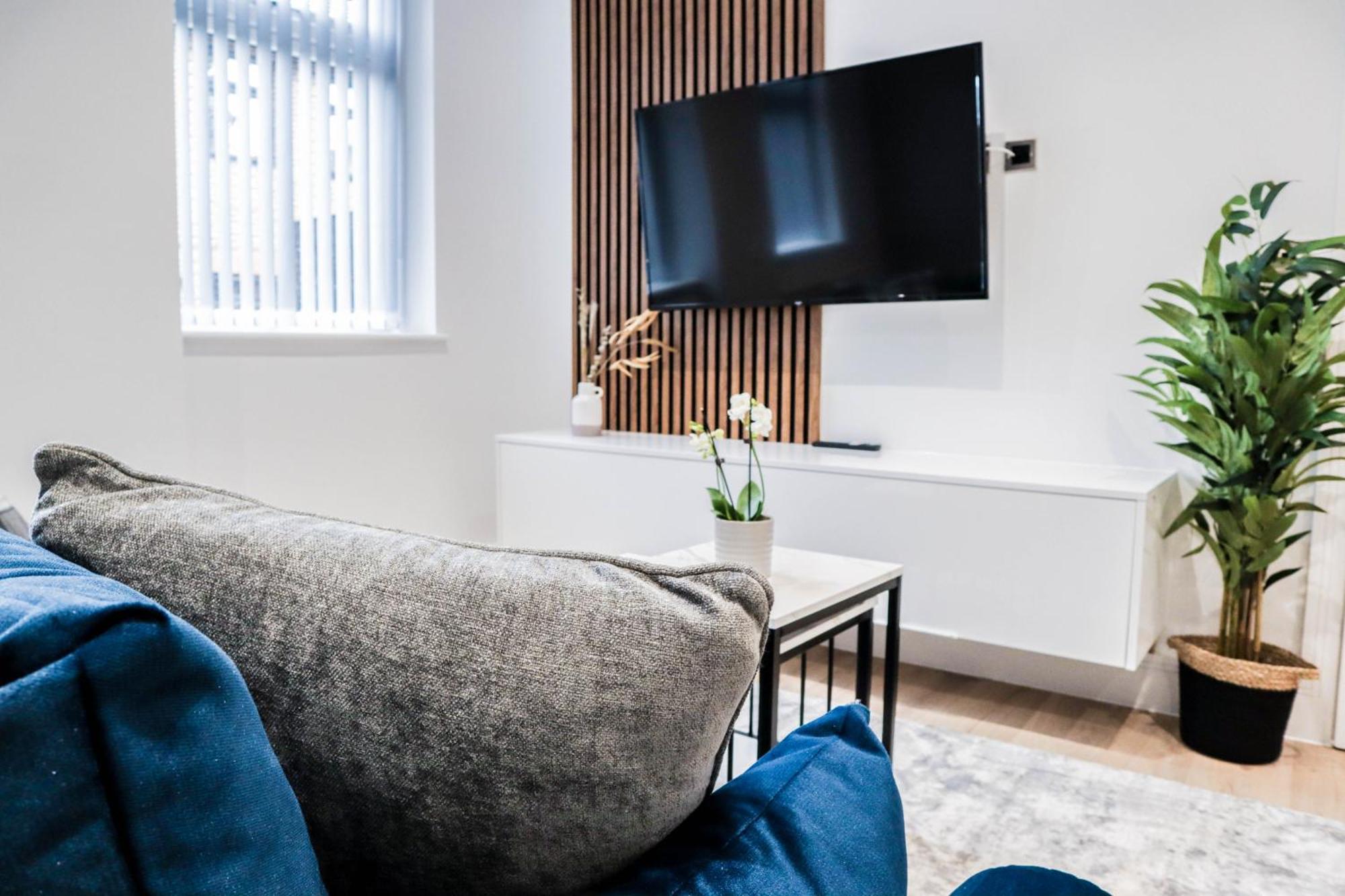 Modern 1-Bed Apartment In Buckinghamshire With Free Wifi, Parking & Garden High Wycombe Dış mekan fotoğraf