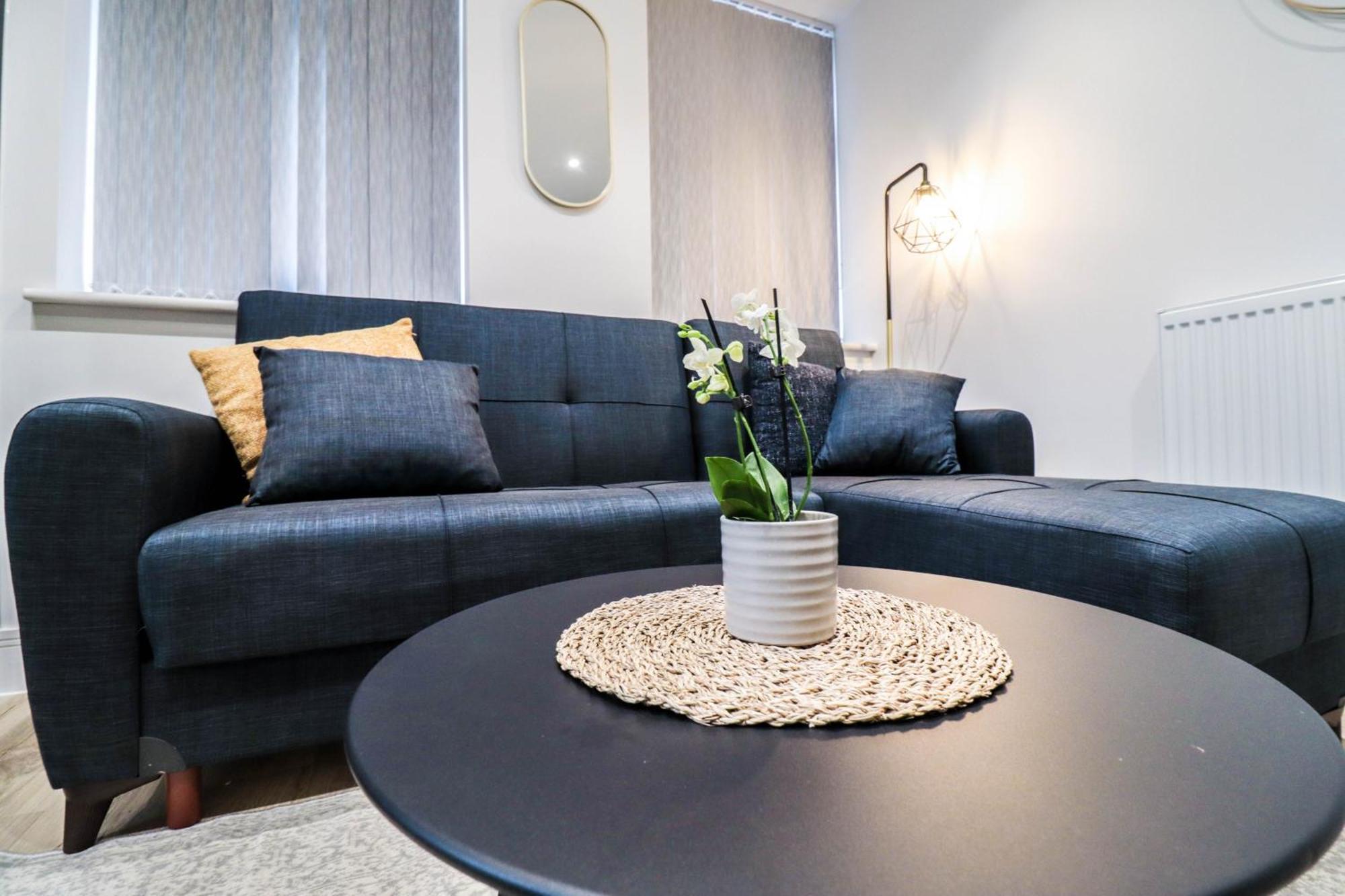 Modern 1-Bed Apartment In Buckinghamshire With Free Wifi, Parking & Garden High Wycombe Dış mekan fotoğraf