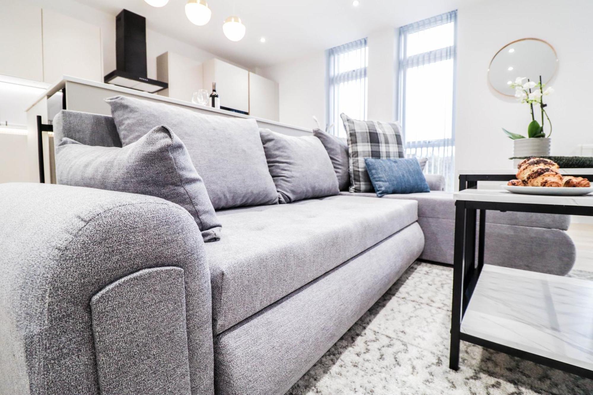Modern 1-Bed Apartment In Buckinghamshire With Free Wifi, Parking & Garden High Wycombe Dış mekan fotoğraf