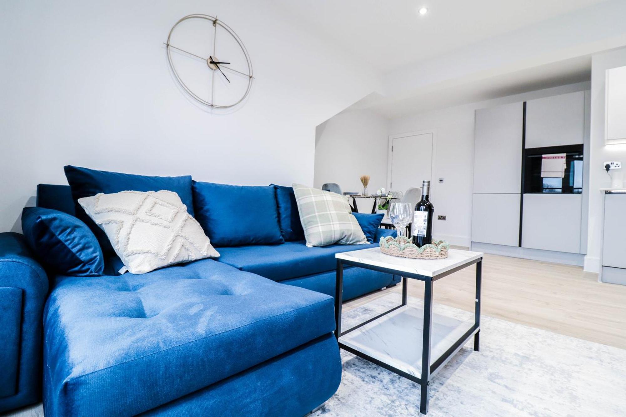 Modern 1-Bed Apartment In Buckinghamshire With Free Wifi, Parking & Garden High Wycombe Dış mekan fotoğraf