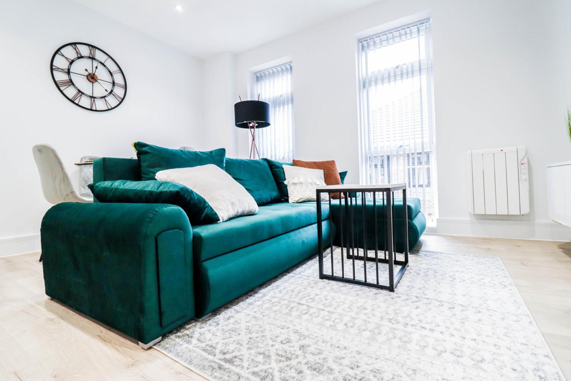 Modern 1-Bed Apartment In Buckinghamshire With Free Wifi, Parking & Garden High Wycombe Dış mekan fotoğraf