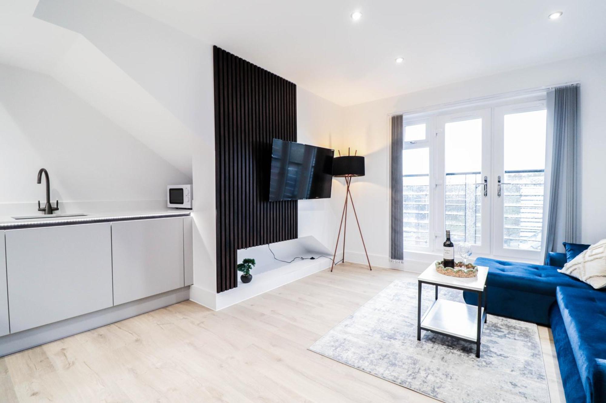 Modern 1-Bed Apartment In Buckinghamshire With Free Wifi, Parking & Garden High Wycombe Dış mekan fotoğraf