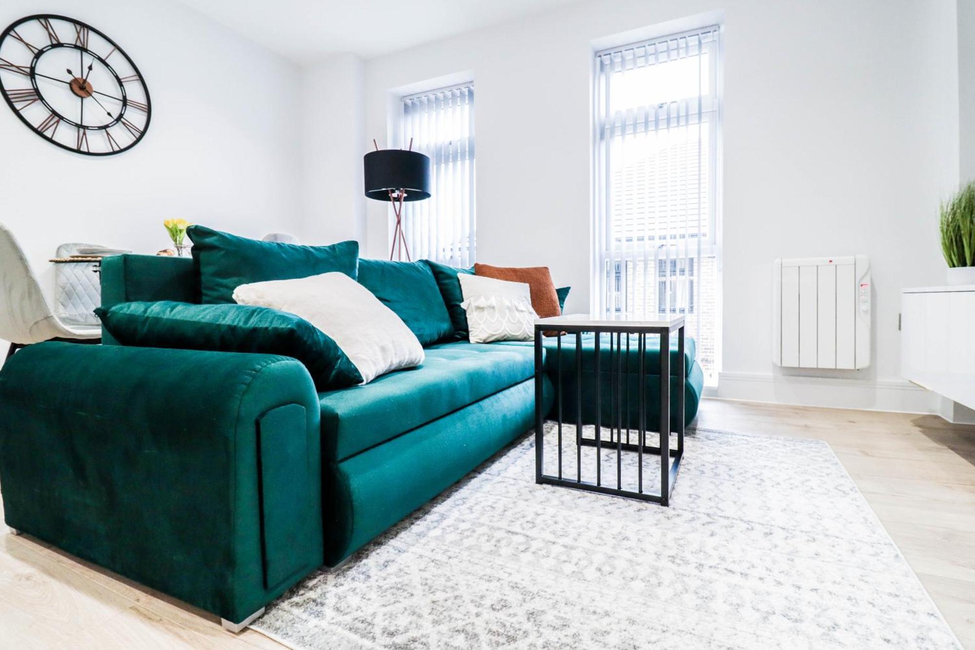 Modern 1-Bed Apartment In Buckinghamshire With Free Wifi, Parking & Garden High Wycombe Dış mekan fotoğraf